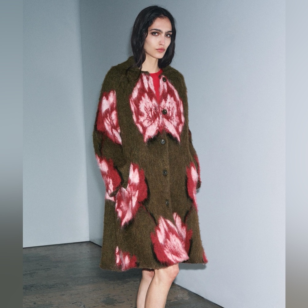 NWT Zara Woman Bloggers Fav BRUSHED EFFECT JACQUARD KNIT COAT Floral Size S